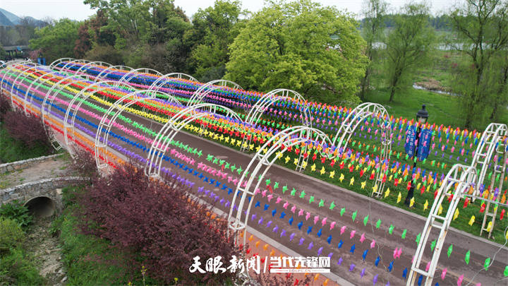 云漫湖公园风车长廊(受访者提供)3月15日,记者在云漫湖公园了解到,从3