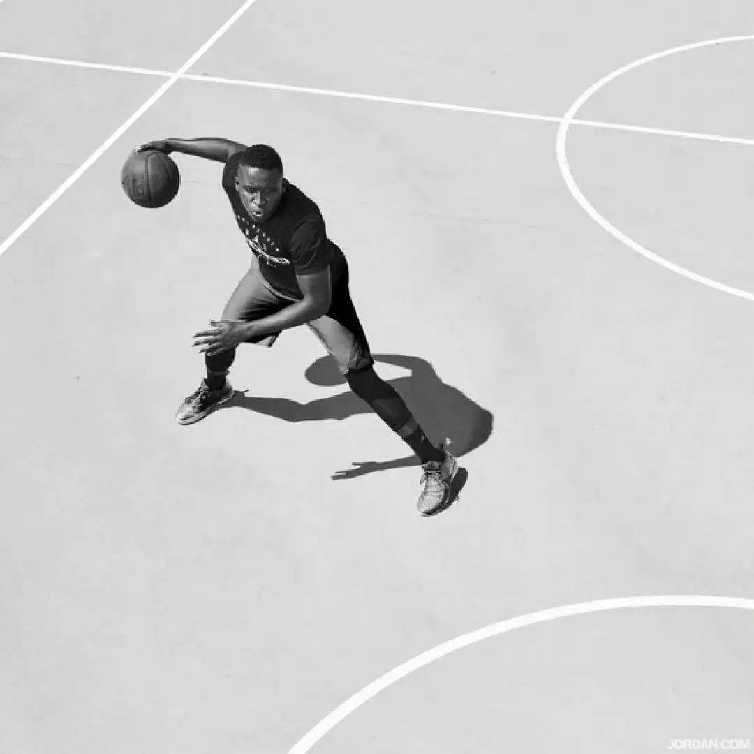 从顶薪到替补这位代言人太苦了