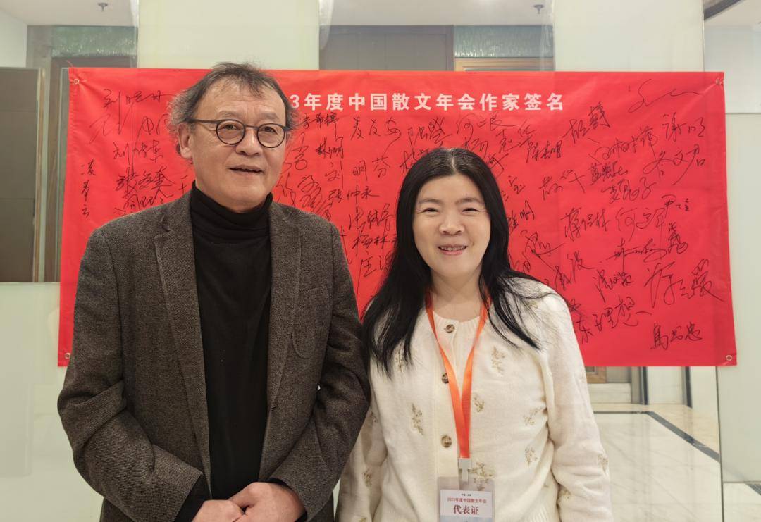 学会会员,江苏省作家协会会员,创作古风,古文,散文,散文诗,新诗,日记