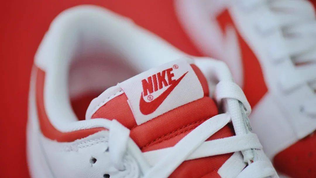 nikedunklowuniversityredsoar限量发售