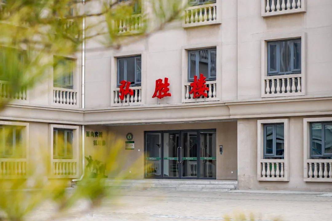 感悟武警后勤学院的先行文化之美