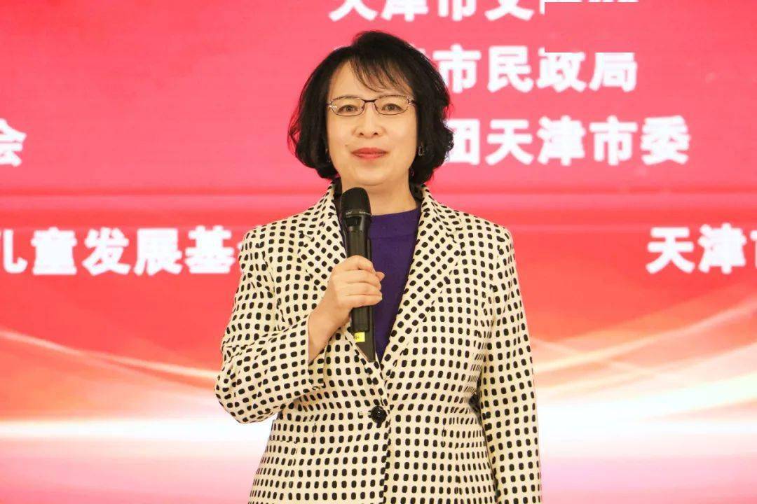 永,天津妈妈王雪冬和大家分享了自己在建设幸福家庭建设道路上的故事