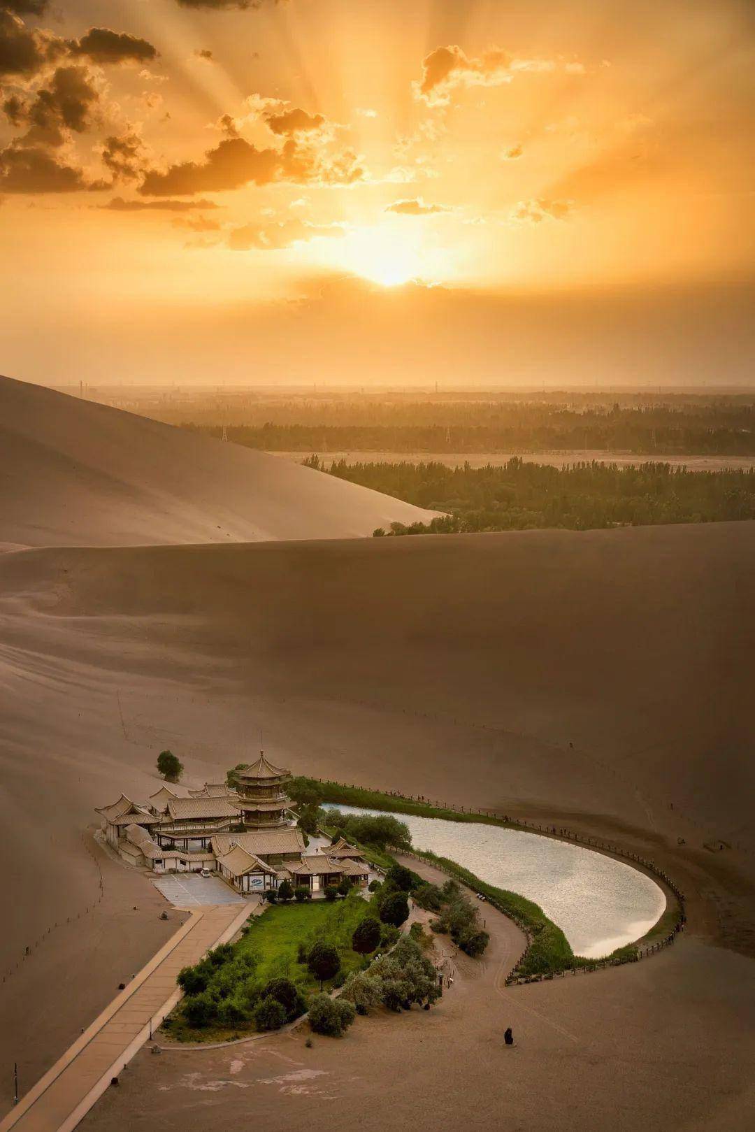 摊牌了,为这张图我去了大西北_敦煌_青海_沙漠