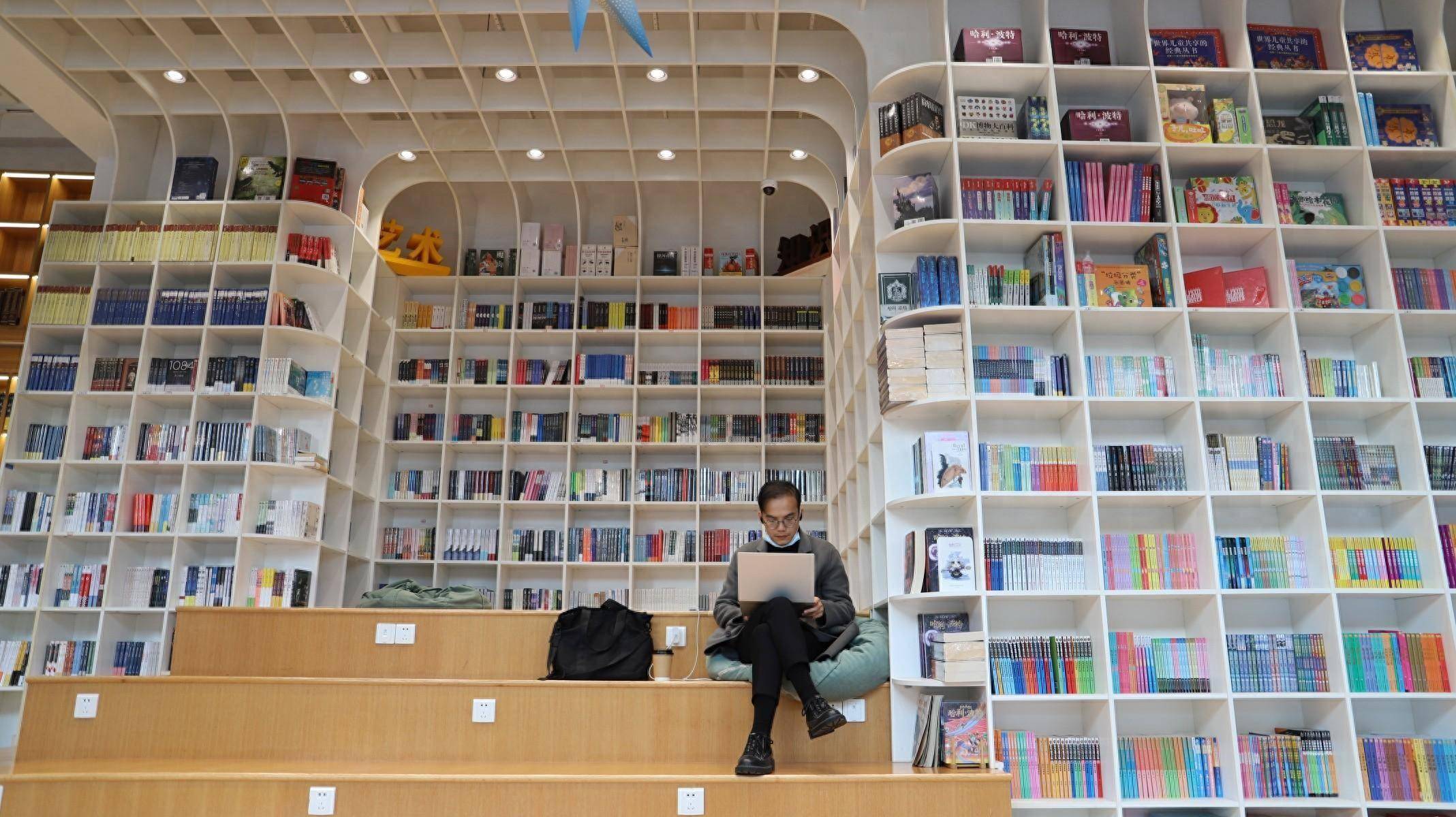 不止于阅读,新型校园书店受大学生青睐_活动_文化_清源