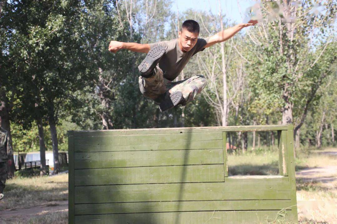 强军故事会入伍5年多5次立功受奖他究竟哪里优秀