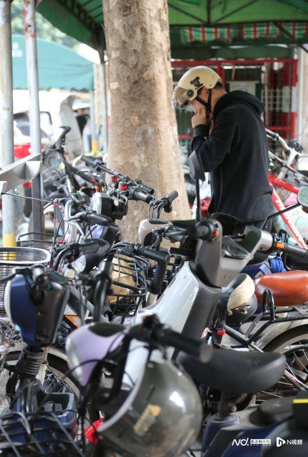 东莞电动自行车充电乱象多城中村老小区飞线触目惊心