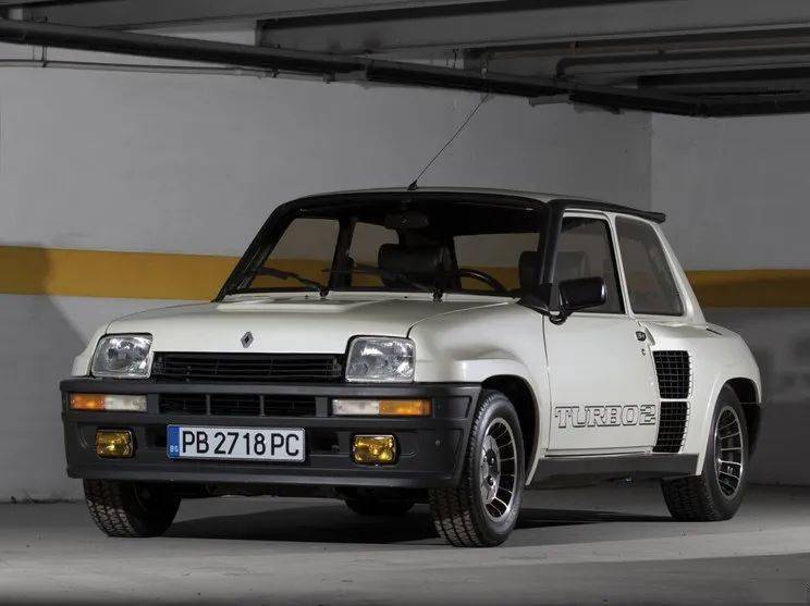 大众宣宣称第一代polo极其兄弟车型奥迪50也是由甘迪尼设计,但也有