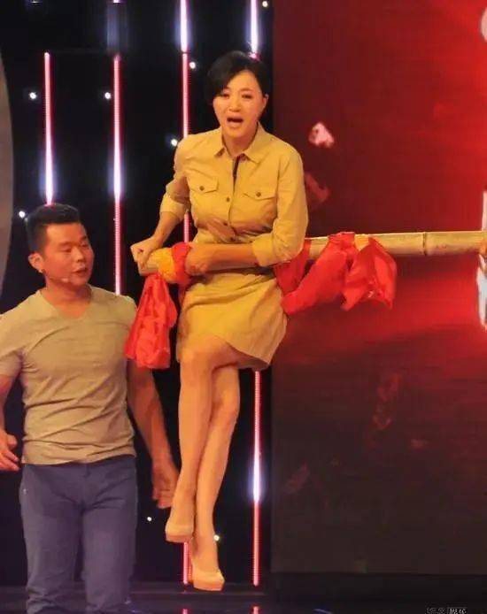 2015年,金玉婷参与了天津卫视主办的公益圆梦节目《幸福来敲门》,并