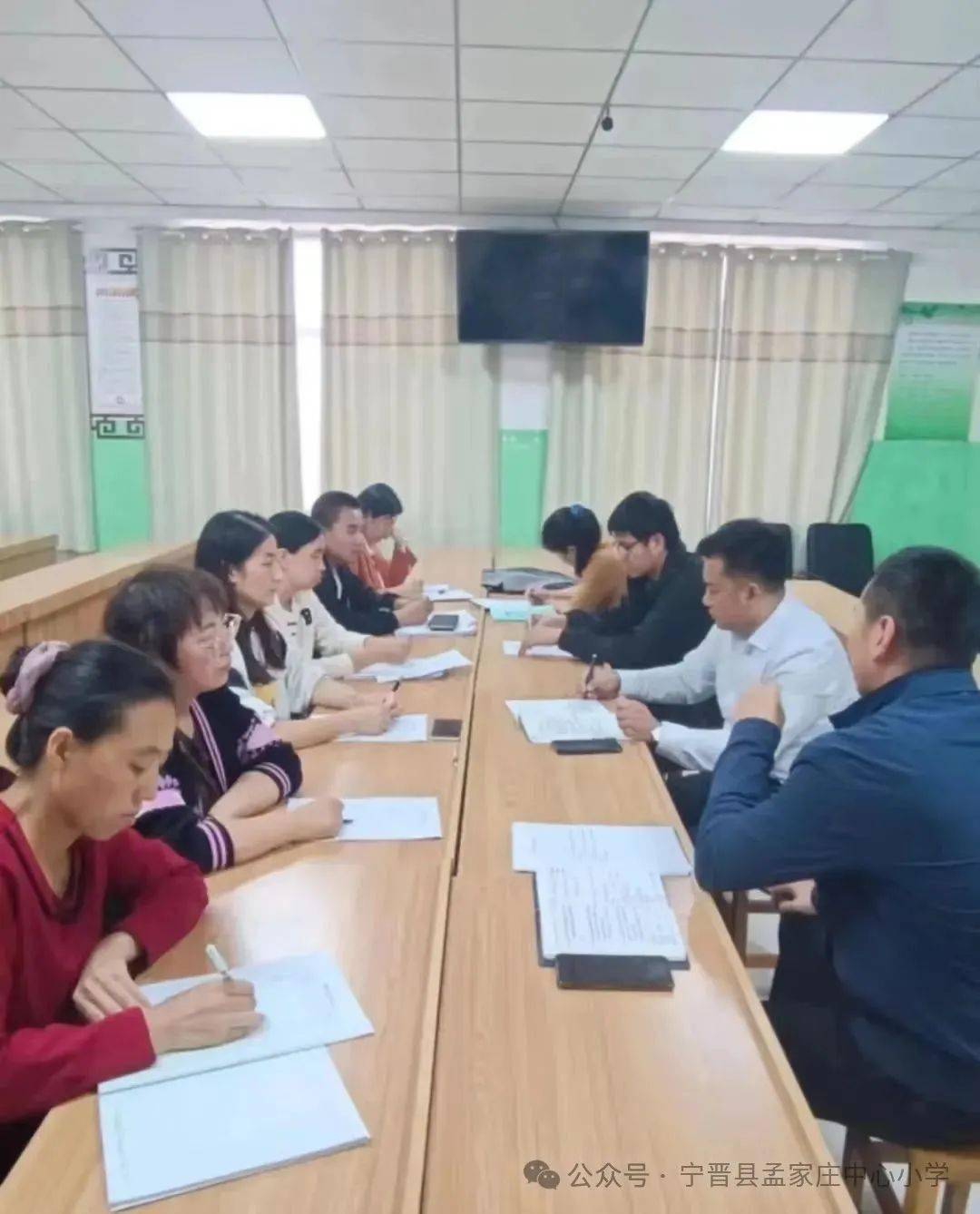 2名教师在宁晋县中小学班主任交流大赛中获奖,并在教师"三笔字"大赛和