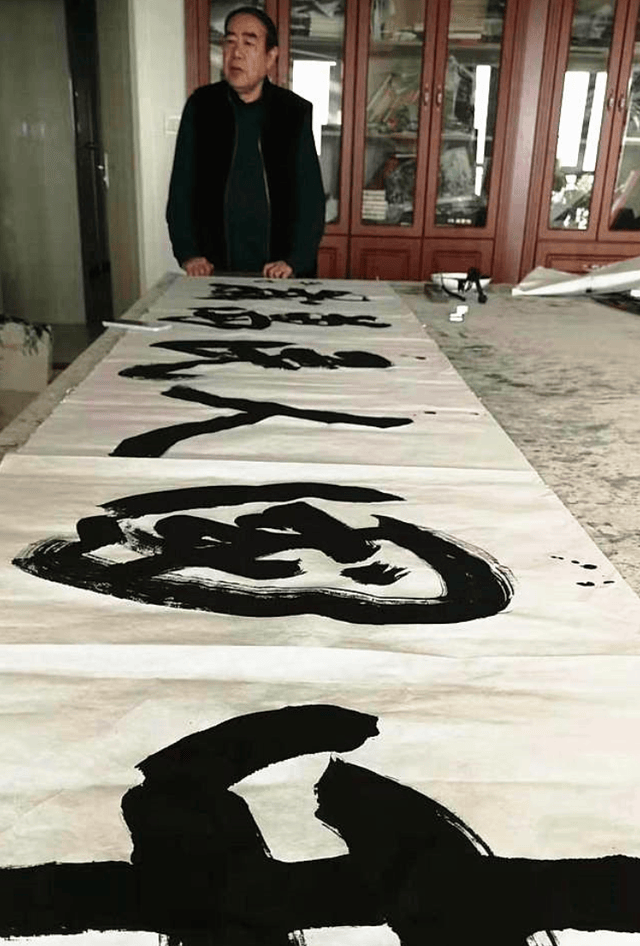 贾平凹为人民大会堂题字网友看不懂