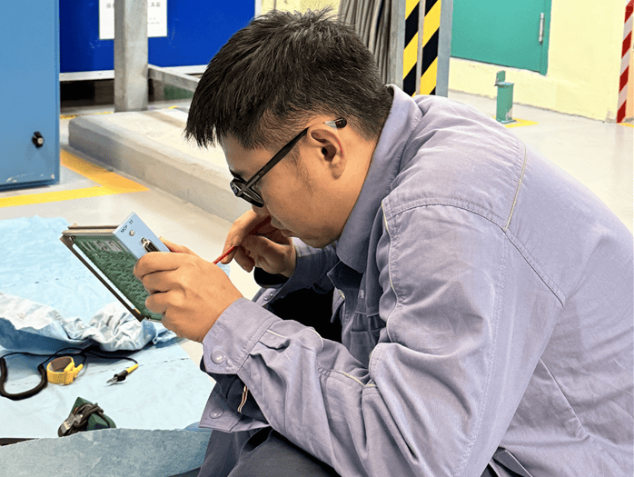 他们修设备也修心