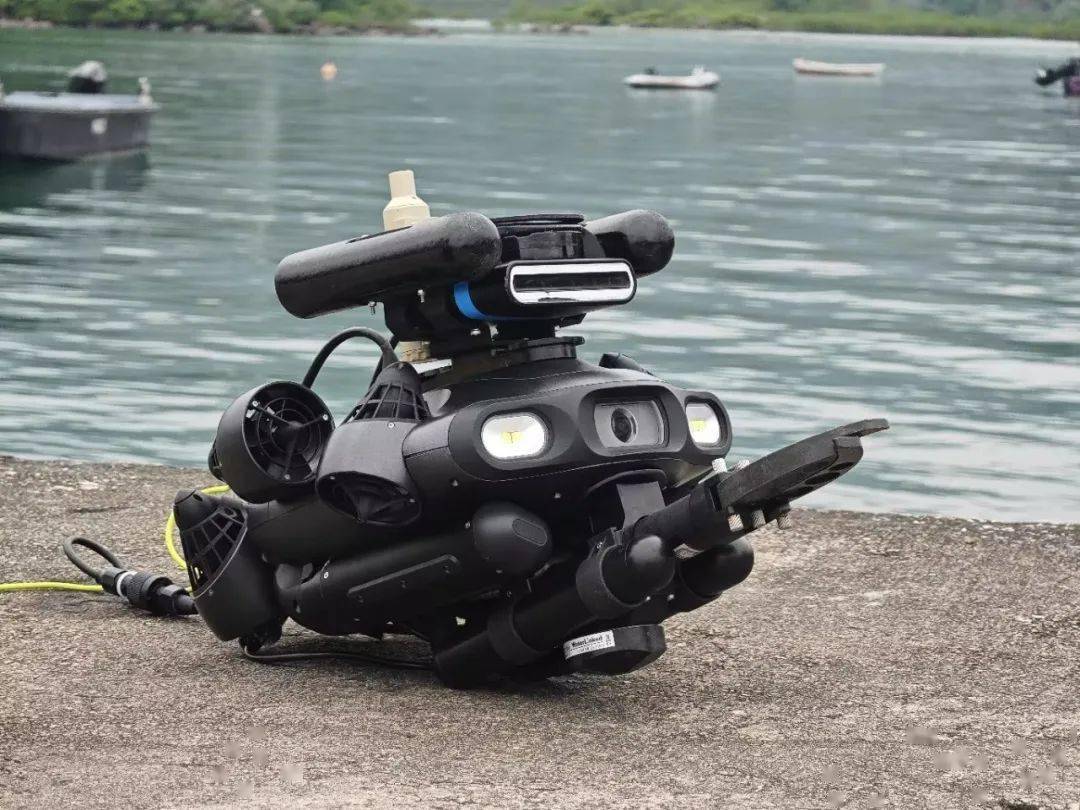 轻量化应急救援水下机器人应该怎么选?鳍源ai水下机器人