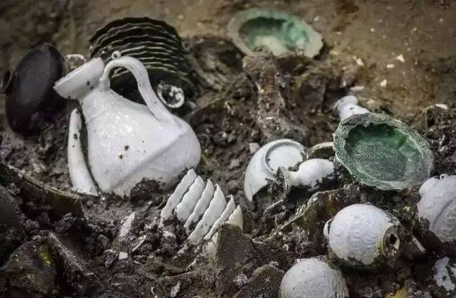 "南海Ⅰ号"是迄今为止世界上发现的海上沉船中年代最早,船体最大,保存