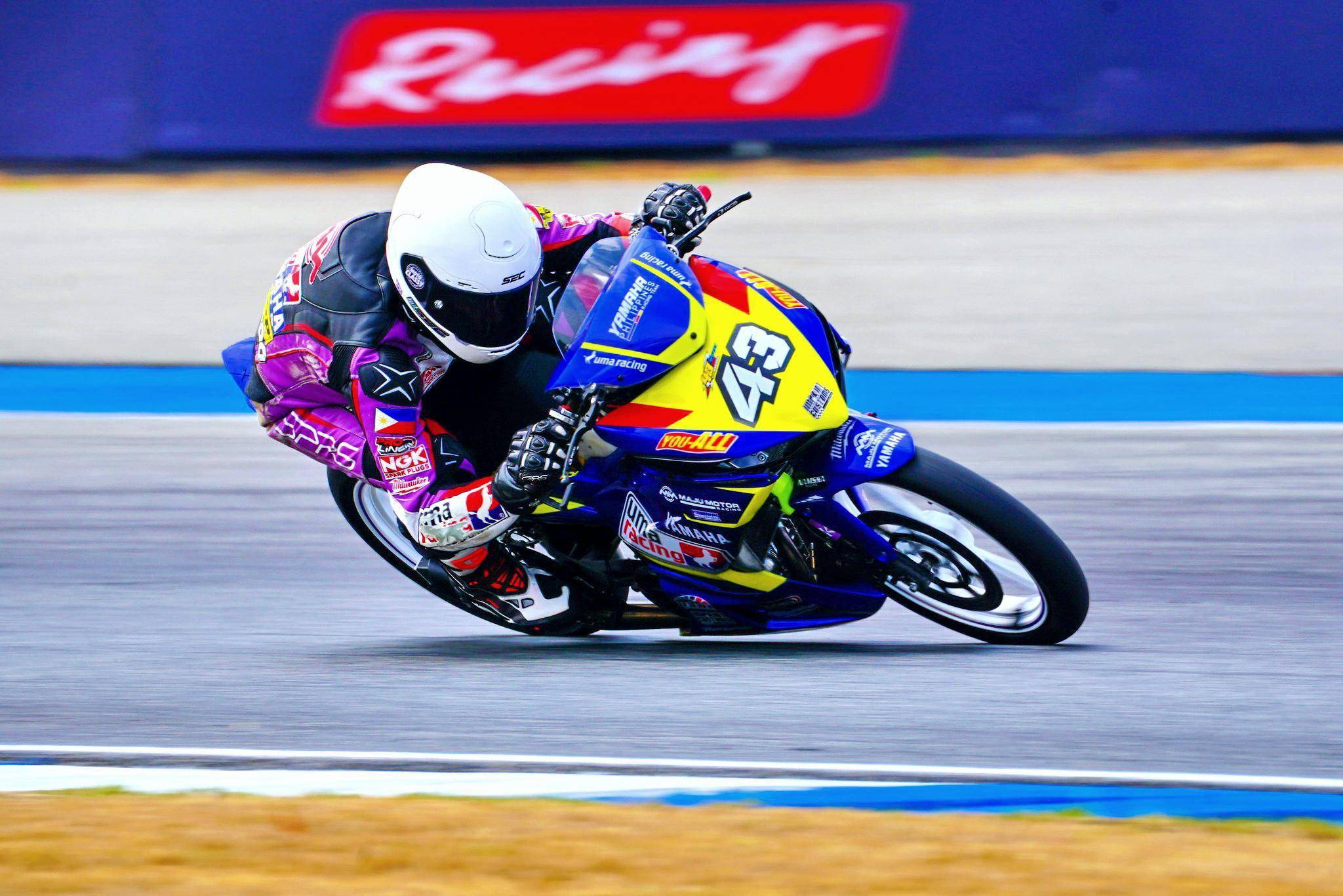 泰国站的揭幕战结束后,伊扎特以 31 分,暂时排在 ub150 级别车手积分