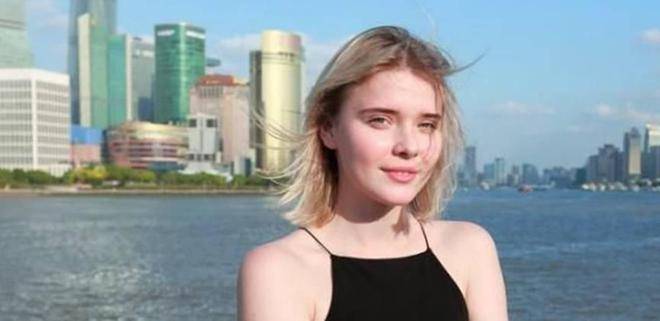 来百度app畅享高清图片首先,俄罗斯美女们普遍认为,在中国,她们的外貌