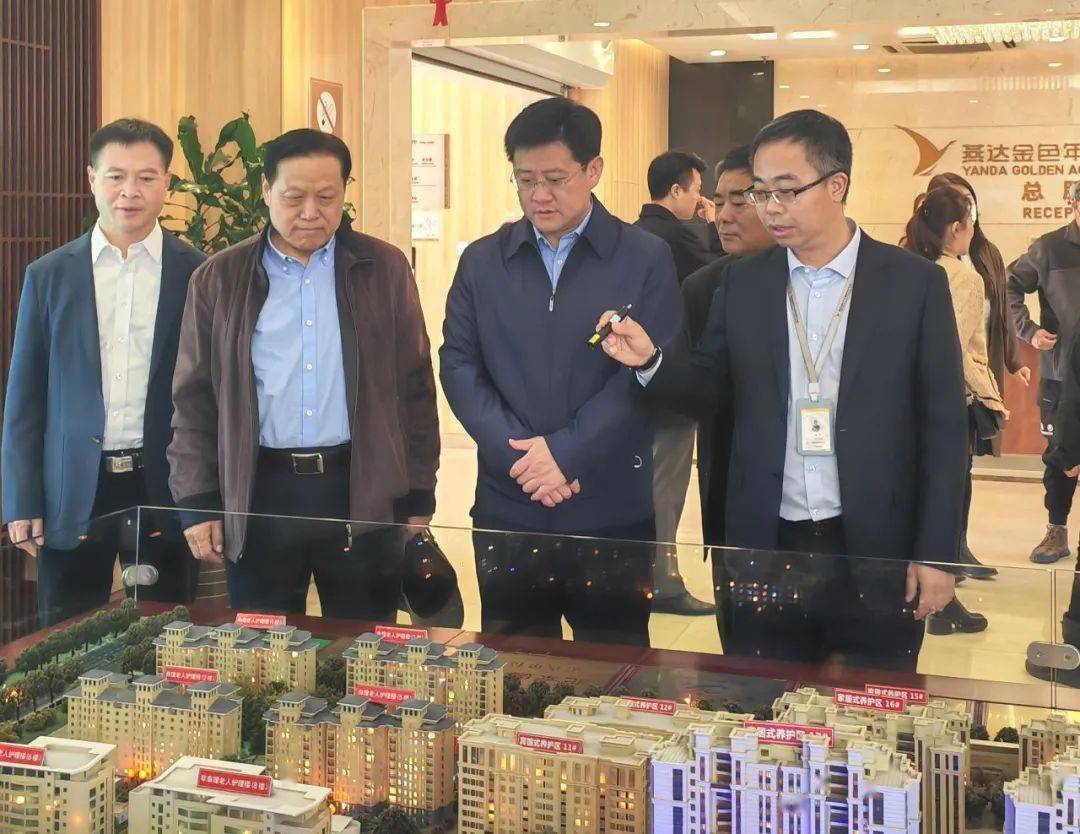 在中国华录集团考察时,邢亚超希望双方深化合作,联动发展,故城将在