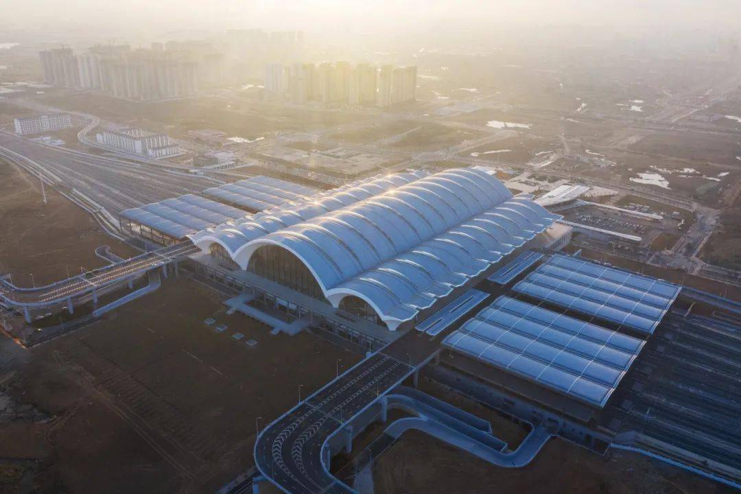 落霞与孤鹜新的传奇南昌东站