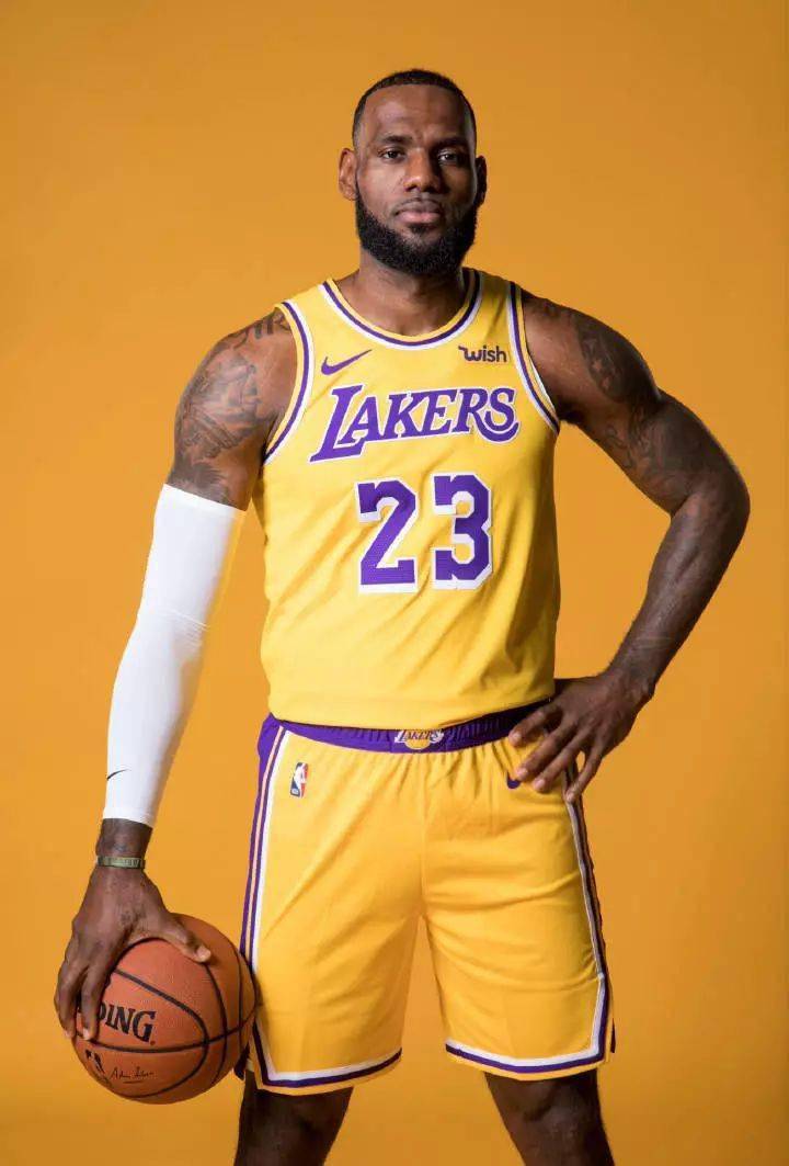 你想要的詹姆斯壁纸都在这里