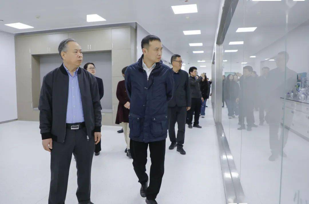 团省委书记殷世逸一行到齐鲁制药调研