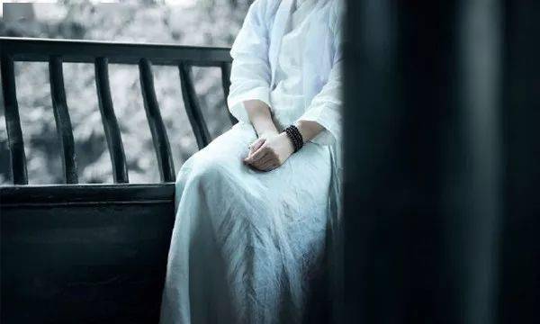 任你如何委屈也事不关己.