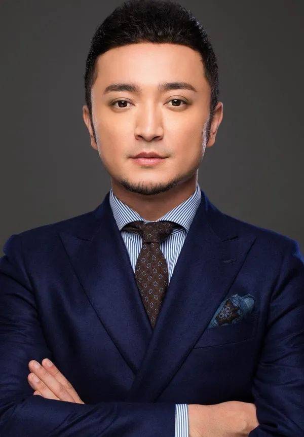 主持人尼格买提:娶帕夏古丽,结婚9年无儿无女,如今两人状况如何?