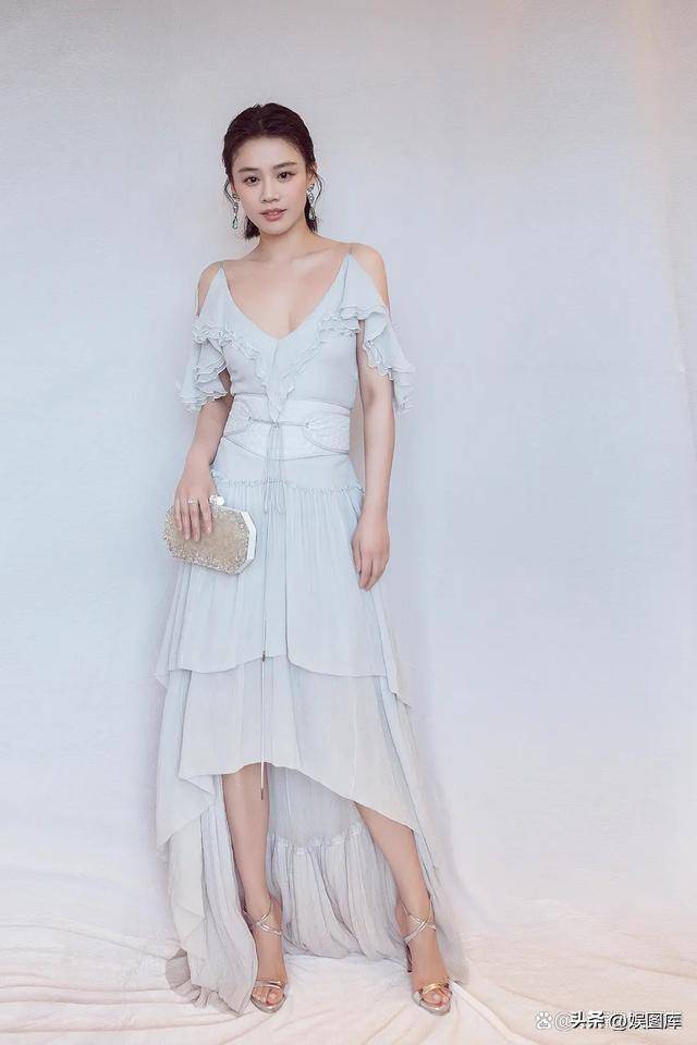 马思纯身材性感