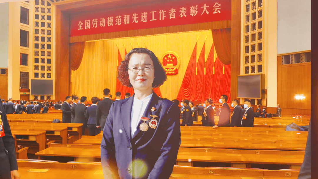 节目单劳模纪录工程丨点亮通信安全那盏灯