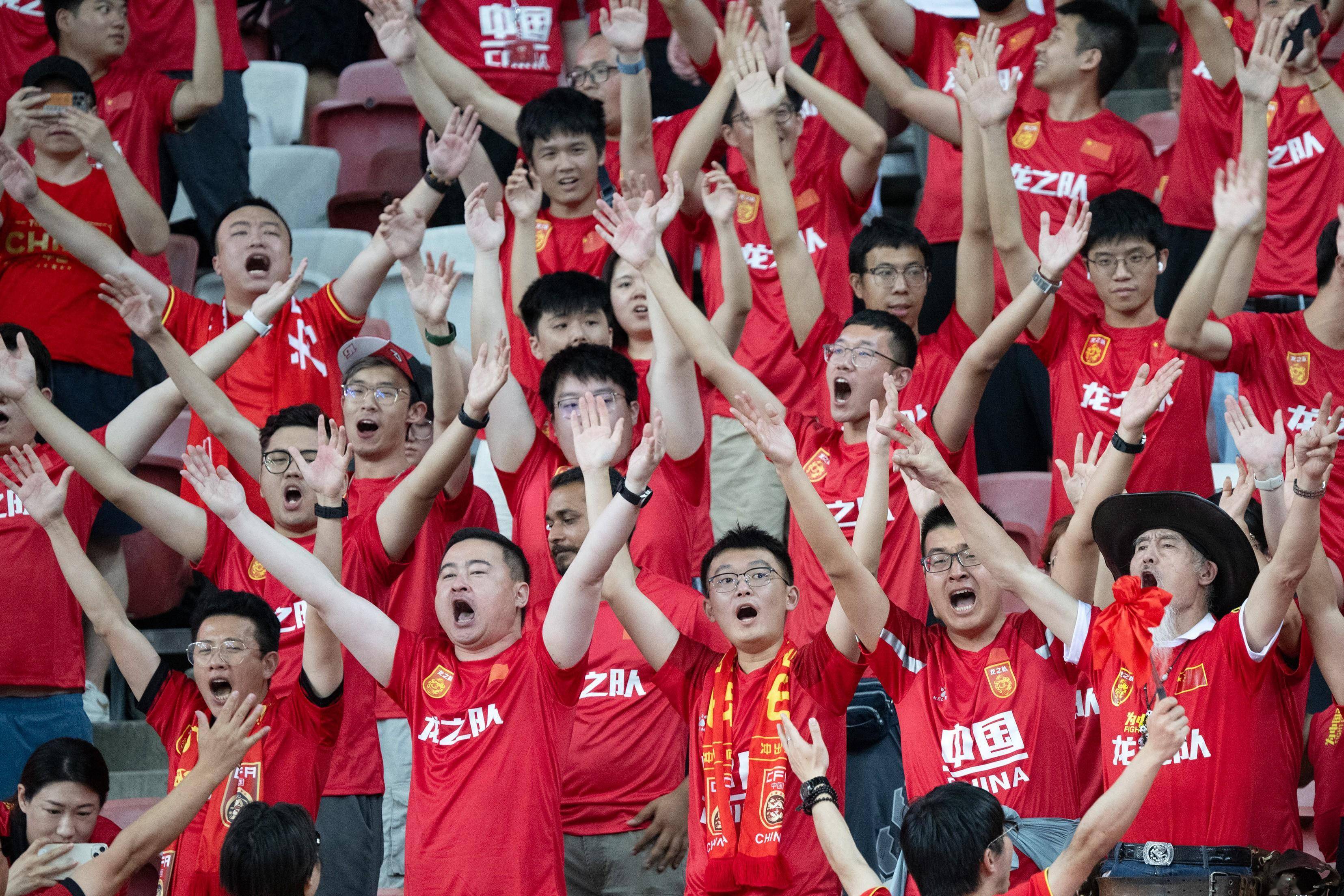 中国男足被新加坡队2比2逼平