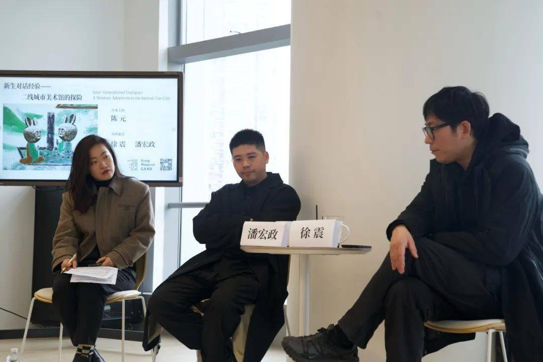 "新生"潘宏政出生于1993年,"经验"徐震出生于1977年.