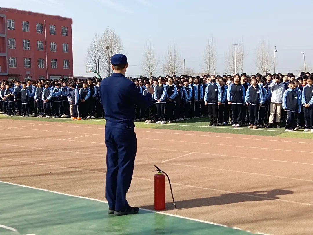 练为战不为看消防安全重于山晋庄中学春季第二次消防演练活动