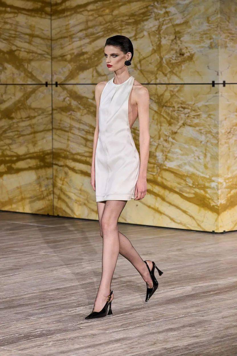 2024年春夏服装流行趋势_stella_prada_bottega