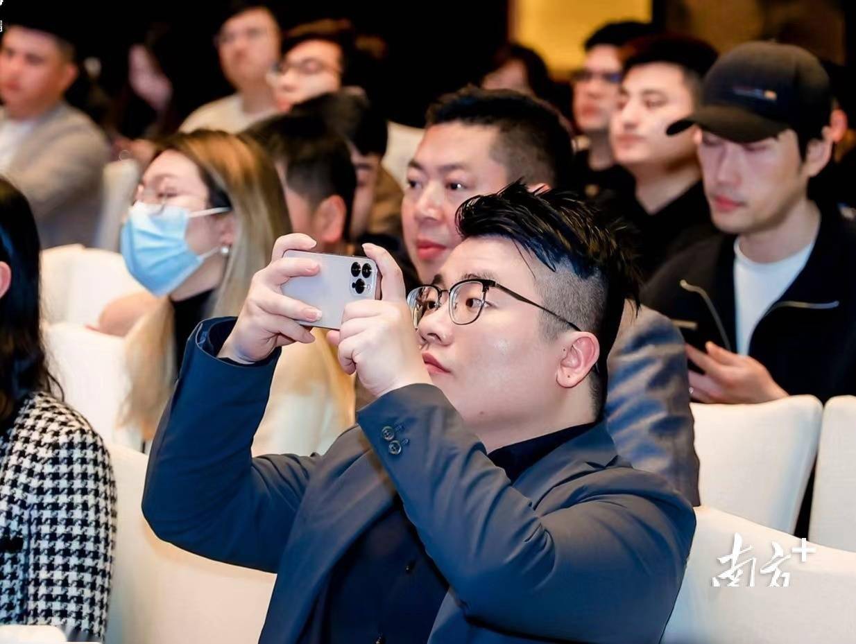 活动相关负责人表示,此次抖音电商金产地计划"广州产业带箱包行业共建