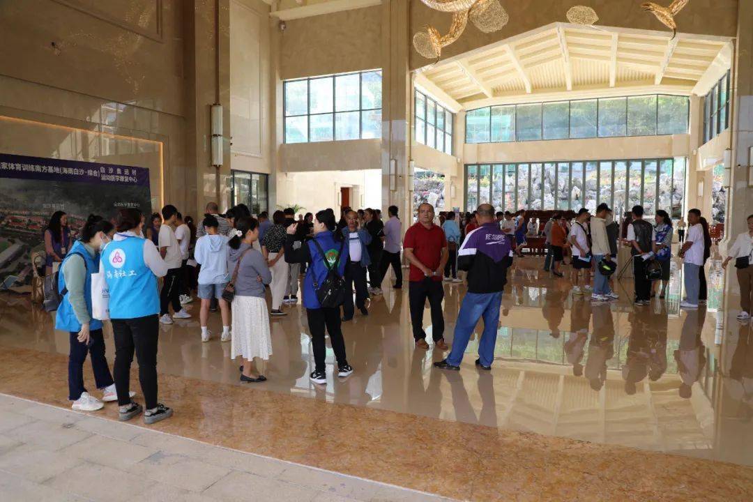 白沙开展2024年春风送岗促就业精准服务助发展白沙奥运村酒店专场招聘
