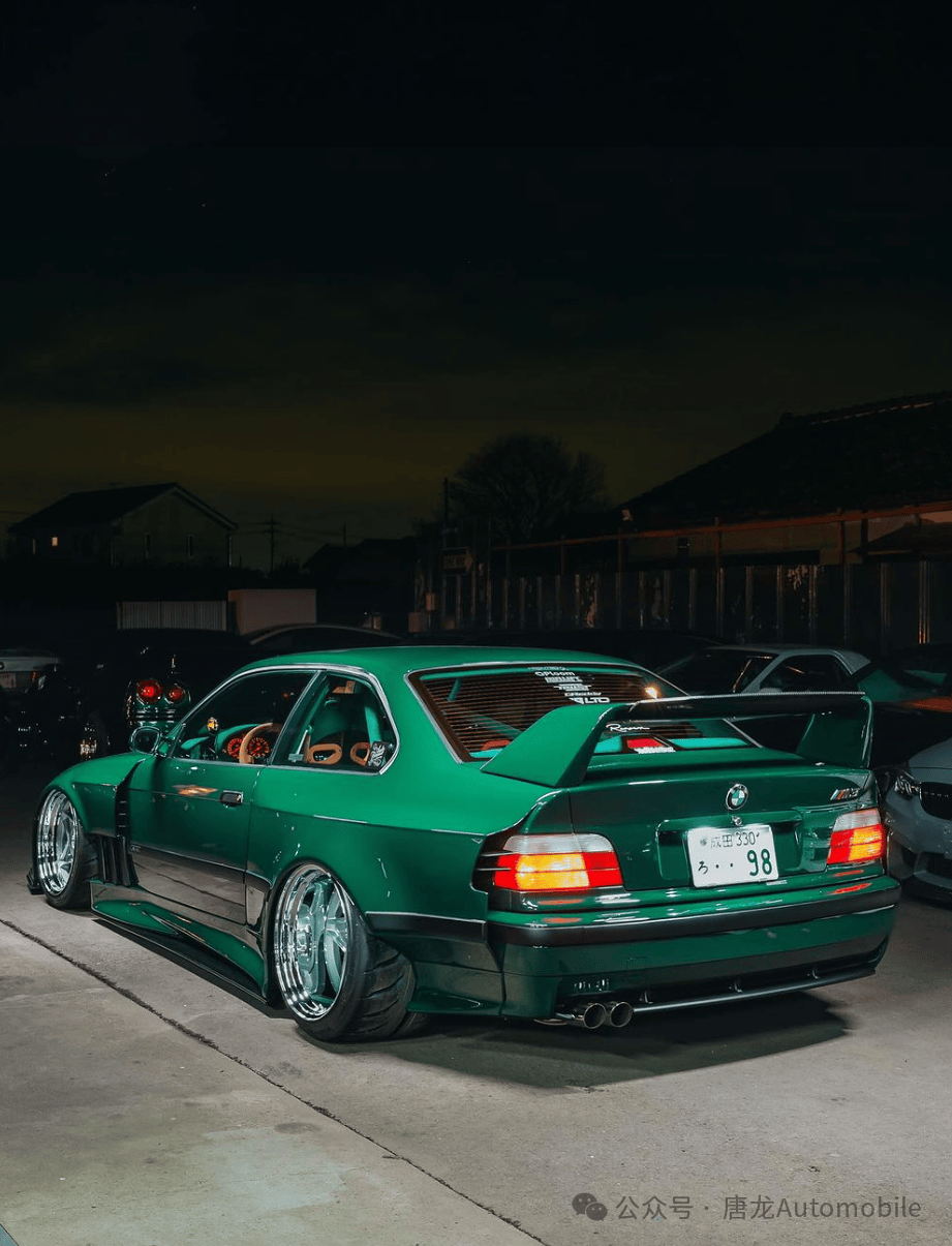 【最美宝马m3】这辆 e36 m3配备 lto_livetooffend 的套件完全塑造出