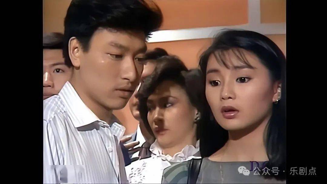 詹秉熙出道即做男主角,与张曼玉合演电视剧《画出彩虹》剧集大热,又曾