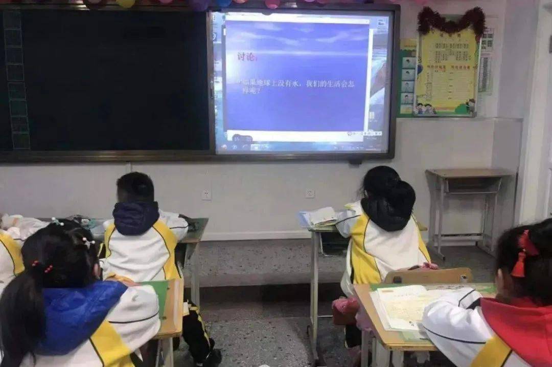 主题班会,手抄报创编,书签的制作等形式对全校师生进行了生态文明宣传