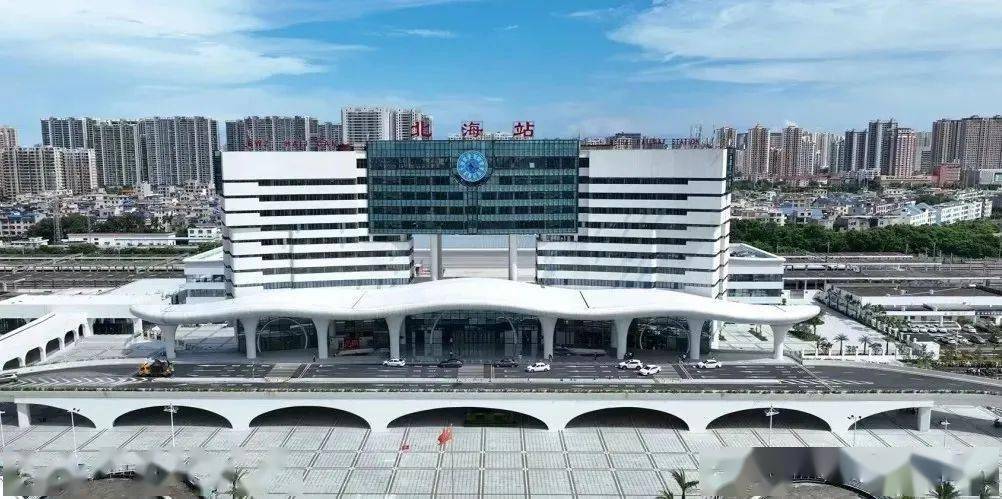 是无数次的春和景明快带着这些"课本封面"乘坐高铁来北海约会春天吧!