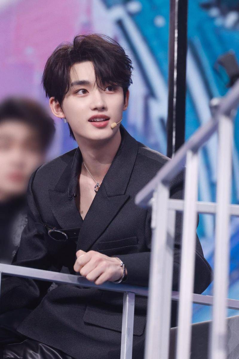 《你好,星期六》今晚开启"夺金大赛"_黄子弘_丁程鑫_蒲熠