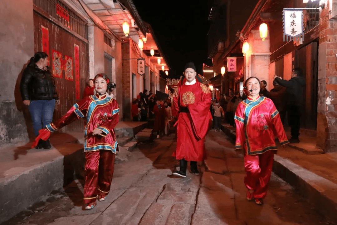 在四月天,与古镇有场约会_监利_程集_千年