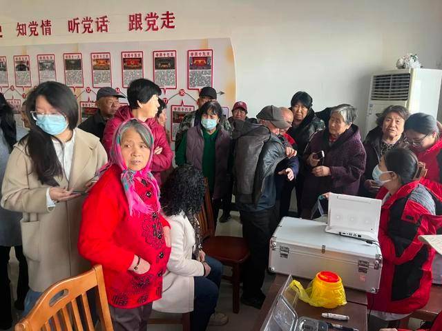 助老大篷车让通辽农村老人乐享夕阳红
