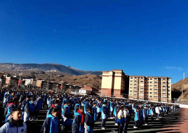 在得荣,炉霍,甘孜绿芽未检团队走进县域内中小学校参加开学典礼,开展