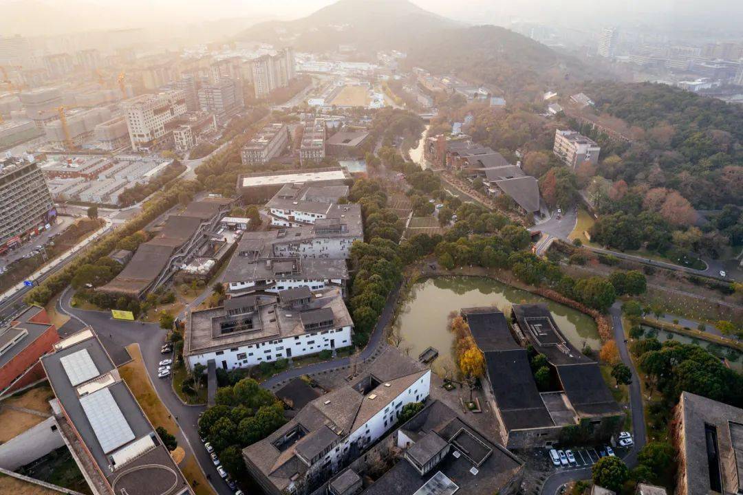 中国最"反套路"的大学,专业排名全国第一!_艺术_展览_美术