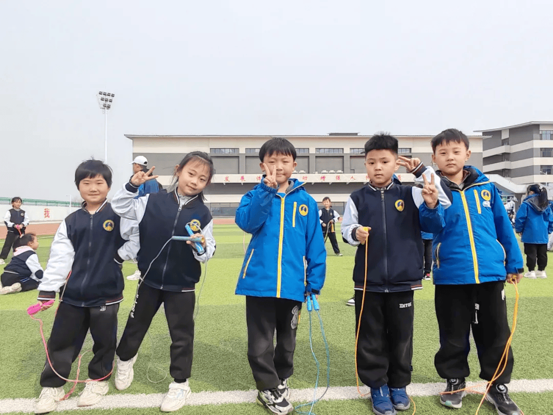 绳彩飞扬舞动童心高阳宏利佳学校小学部跳绳比赛来啦