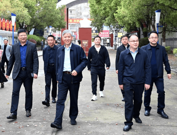 中科院院士陈维江重访二中_办学_景德镇市_特色