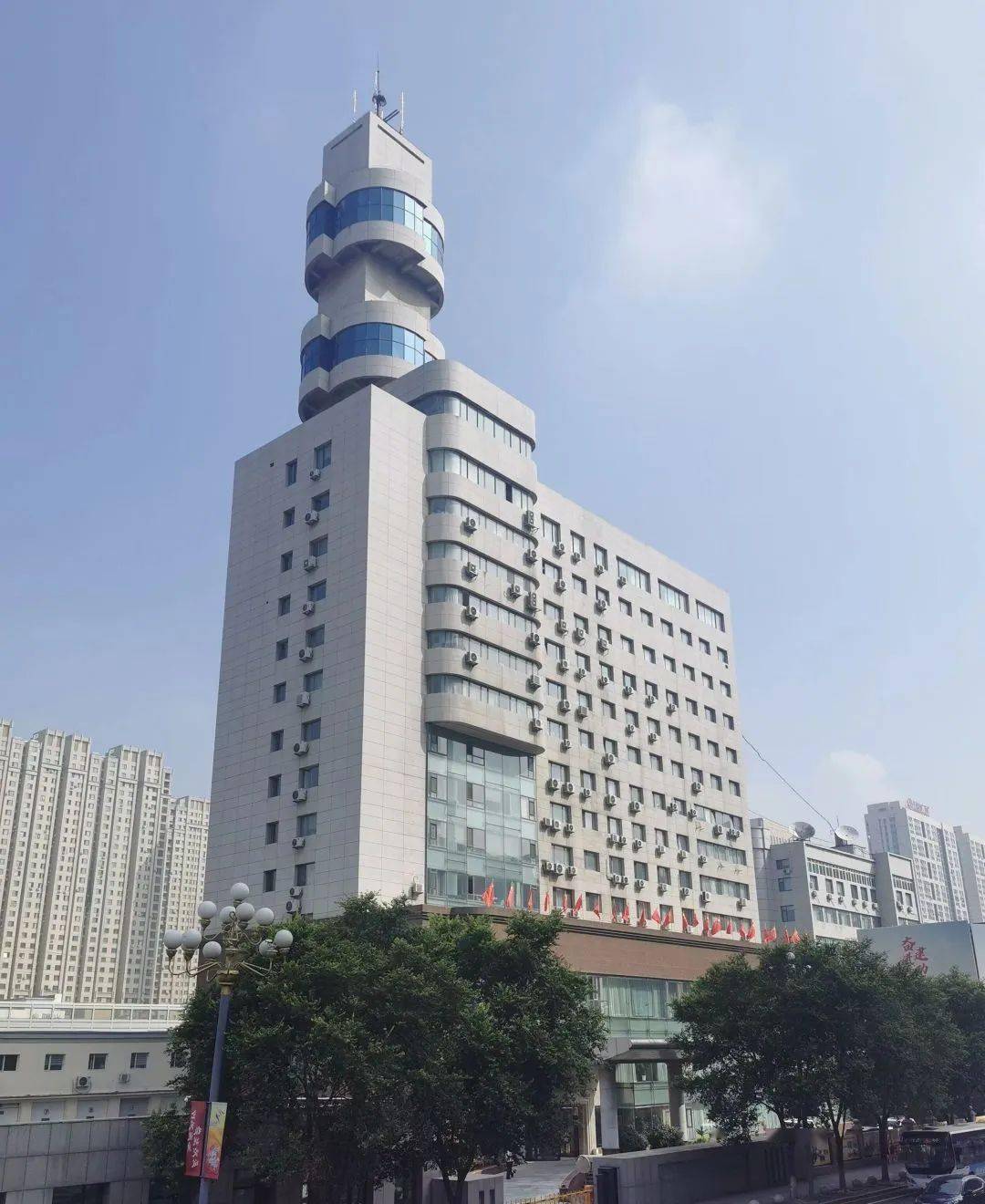 国网抚顺供电公司始建于1936年,前身为抚顺电业局,现为国网辽宁省电力