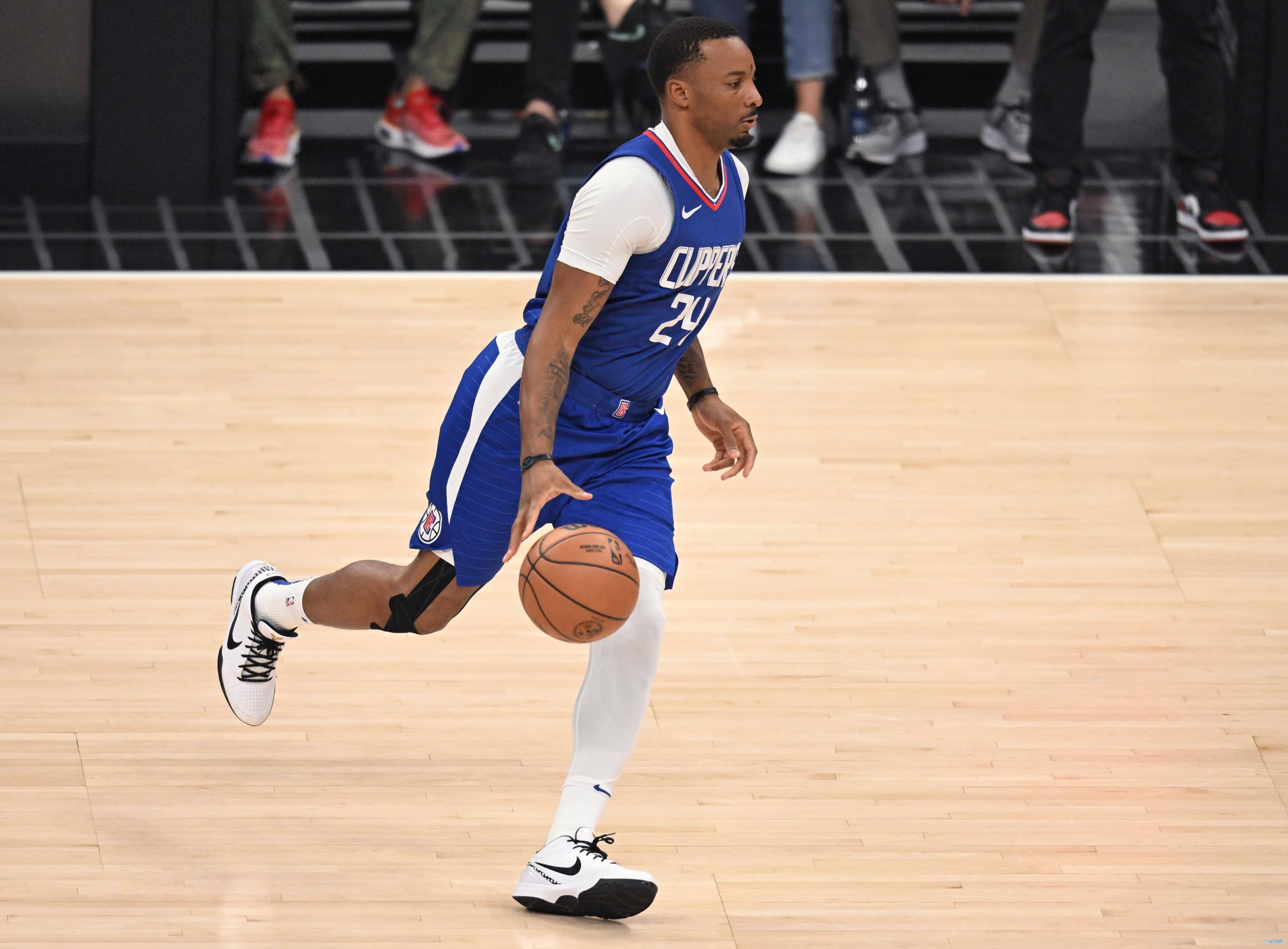 快船主场战76人 诺曼-鲍威尔迎来复出!_比赛_对阵_鹈鹕