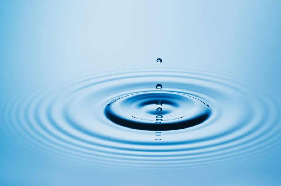 也是人体最重要的组成部分,人的生命离不开水,每一滴水都无比珍贵