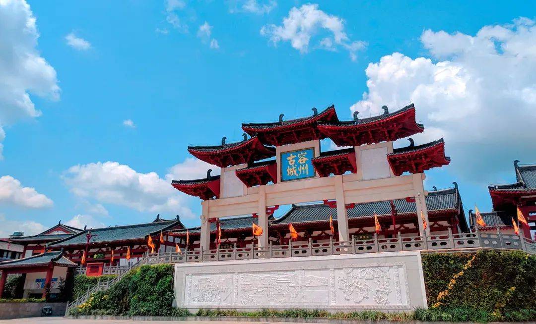 包括容州府衙,开元寺,贵妃巷等景点.