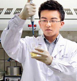 毕导,本名毕啸天,清华大学化工系博士生,今日头条优质科普内容创作者.