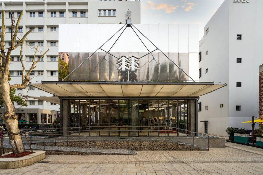 安踏集团赖世贤多品牌核心能力穿越周期